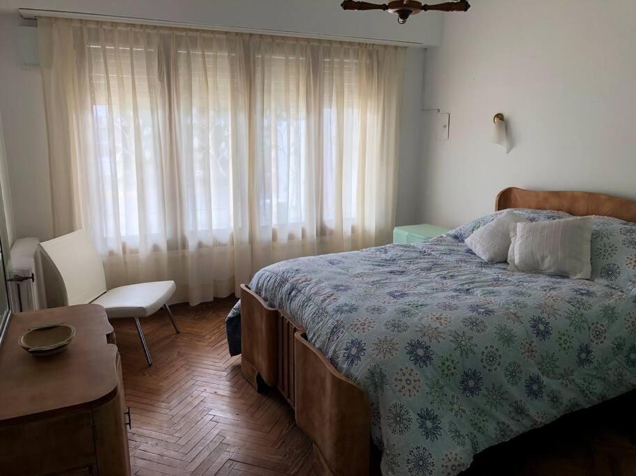 Casa Tradicional Del Barrio De La Estacion